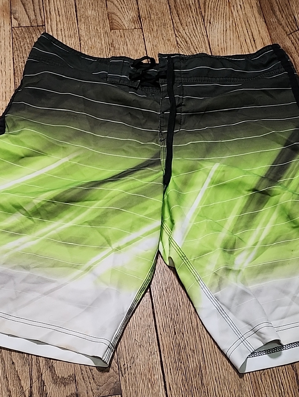 O'Neill Men's Green Gradient Board Shorts with Black Drawstring